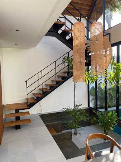 Foto Real Lobby, Dining & Kitchen