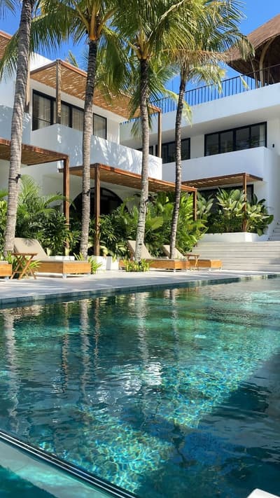 Foto Real Eksterior & Pool