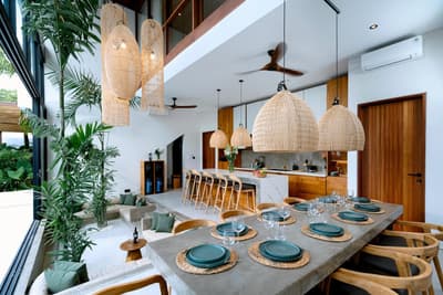 Foto Real Lobby, Dining & Kitchen