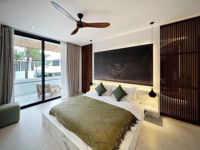 Foto Real Bedroom & Bathroom