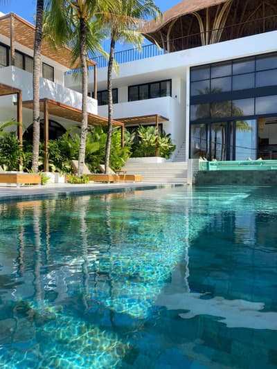 Foto Real Eksterior & Pool